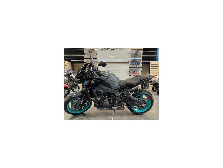 YAMAHA MT-10