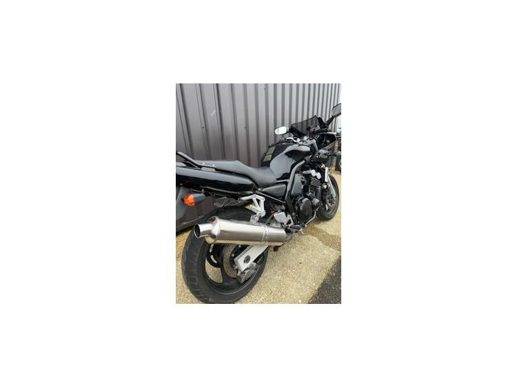 YAMAHA FZS 600 FAZER