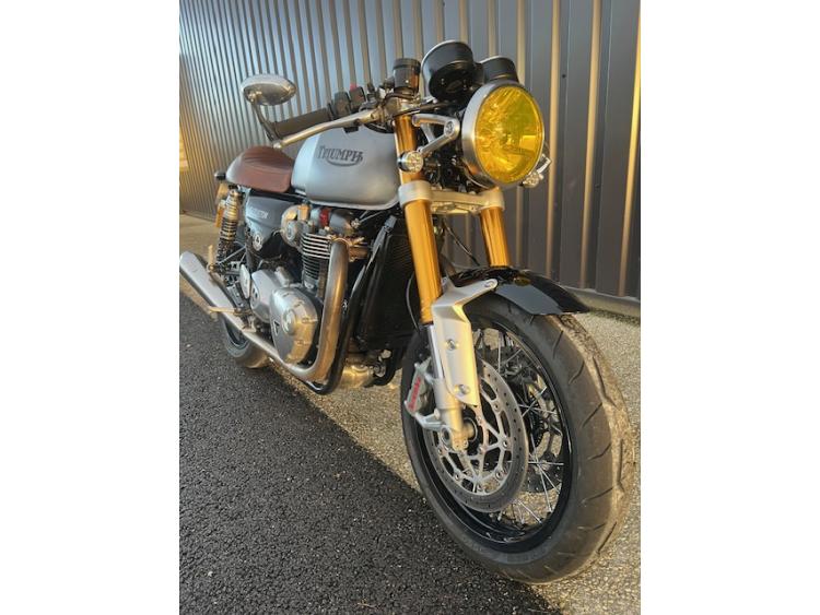 TRIUMPH THRUXTON 1200 R