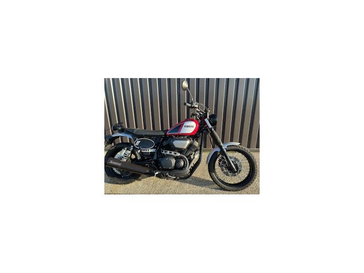 YAMAHA SCR 950