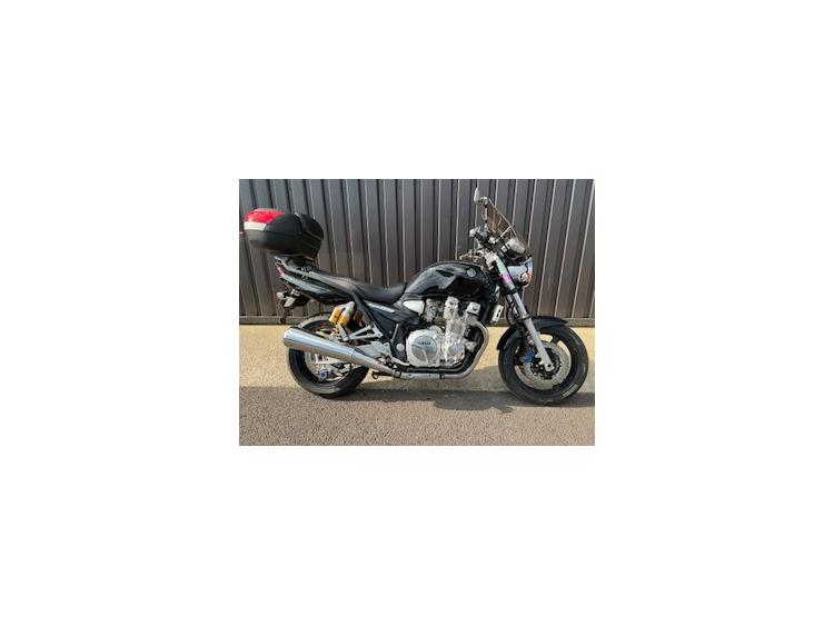 YAMAHA XJR 1300